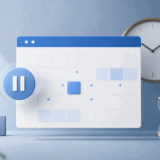 Illustration éditoriale : planification des mises à jour Windows avec une interface de calendrier et une icône pause