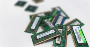 découvrez les exigences de mémoire ram nécessaires pour installer et faire fonctionner windows 11 de manière optimale sur votre ordinateur.