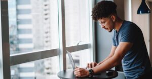 personnalisez le menu démarrer de windows 11 pour rendre votre expérience utilisateur unique et efficace grâce à nos astuces et conseils pratiques.