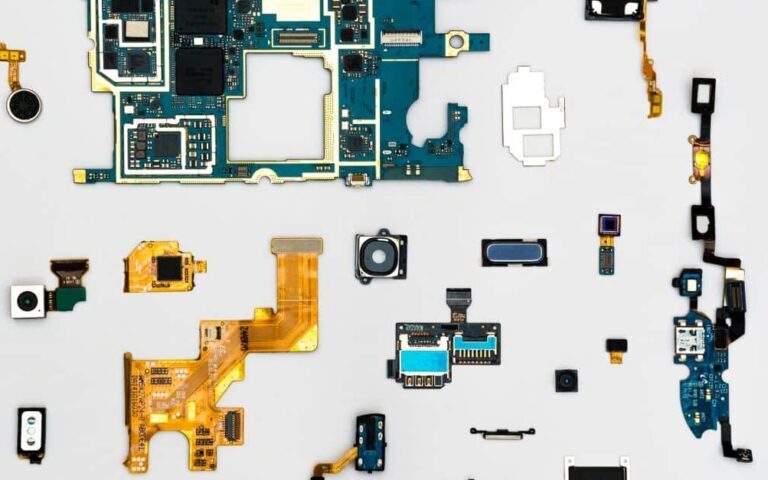 découvrez tout sur le device identifier : définition, utilités, et comment il permet d'identifier de manière unique un appareil dans l'univers numérique.