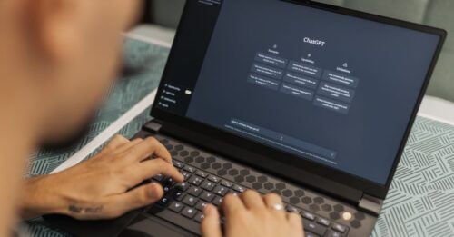 découvrez comment activer et utiliser la fonction de basculement du clavier ai dans windows 11 pour une saisie plus intelligente et efficace.