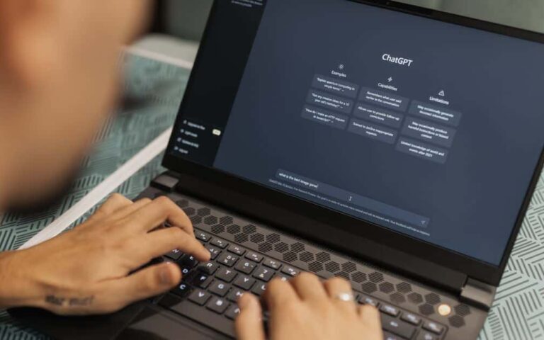 découvrez comment activer et utiliser la fonction de basculement du clavier ai dans windows 11 pour une saisie plus intelligente et efficace.