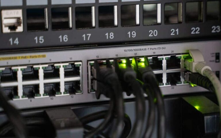 découvrez comment intégrer efficacement windows et linux pour améliorer la compatibilité et optimiser votre environnement informatique hybride.